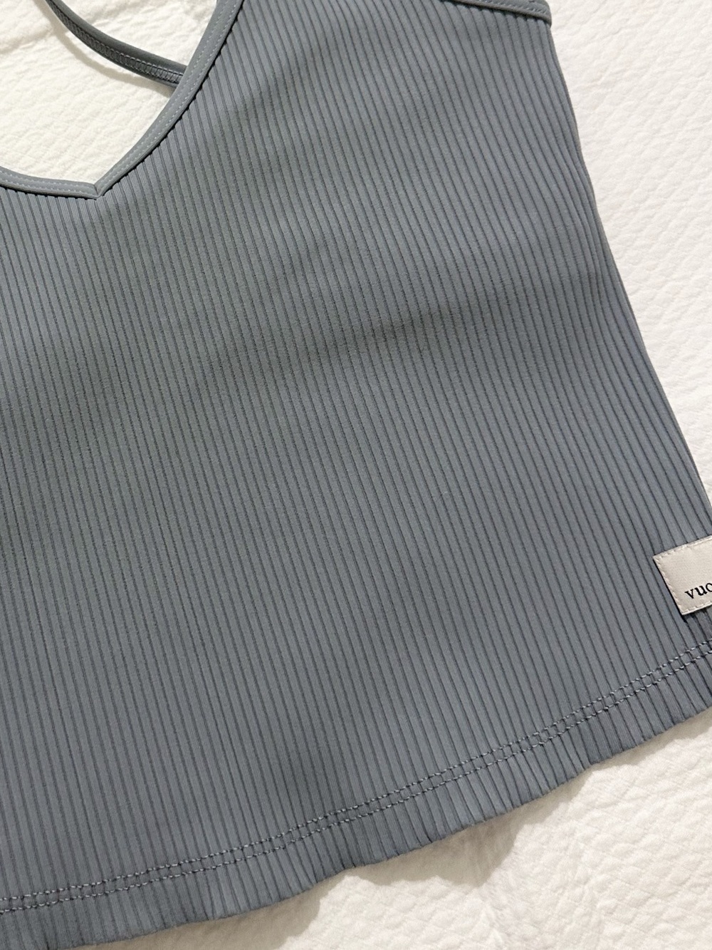 Vuori Women’s Rib Crop Tank - Light Cloud Medium - Picture 4 of 6